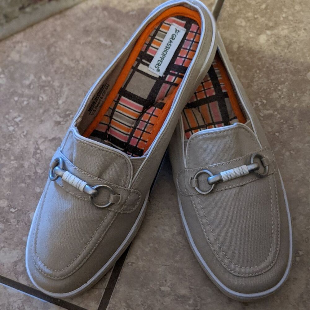 Grasshoppers Tan Canvas Loafers size 9M